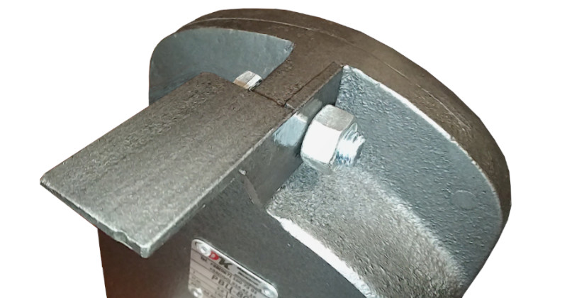 Редуктор крепление кронштейном